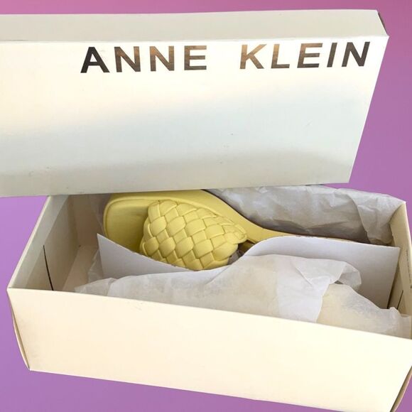 ANNE KLEIN NEW IN BOX AKTOMISINA SANDAL SLIDE SHOE 8M YELLOW - Picture 9 of 9
